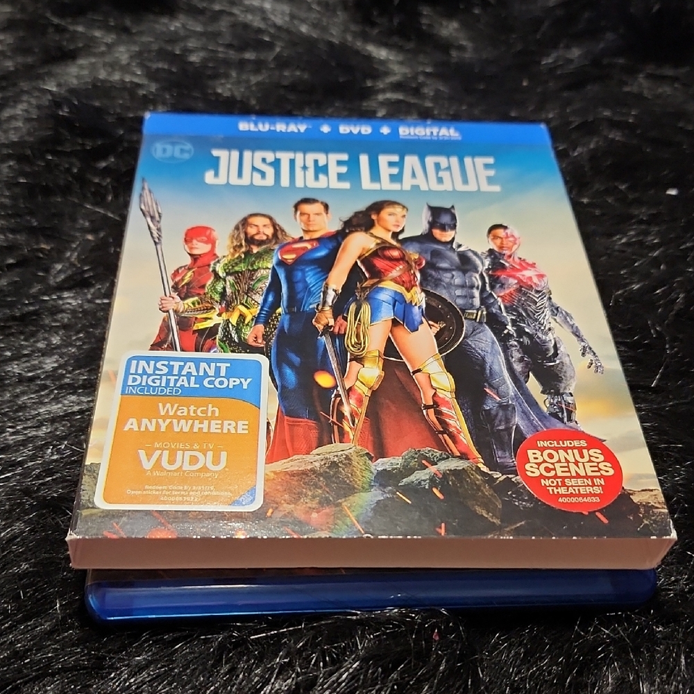 Justice League Blu-ray DVD Digital Set. 2- Dvd Set. PG-13.